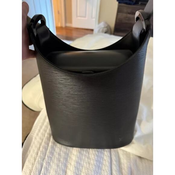 Louis Vuitton Verseau Noir Shoulder Bag Black Leather SP0022 - Picture 10 of 10